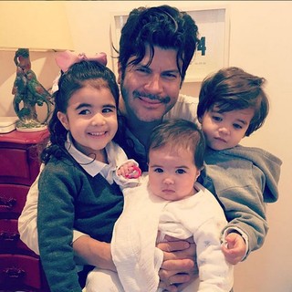 Paulo Ricardo com os filhos Isabela, Luís Eduardo e Diana (Foto: Instagram/ Reprodução)