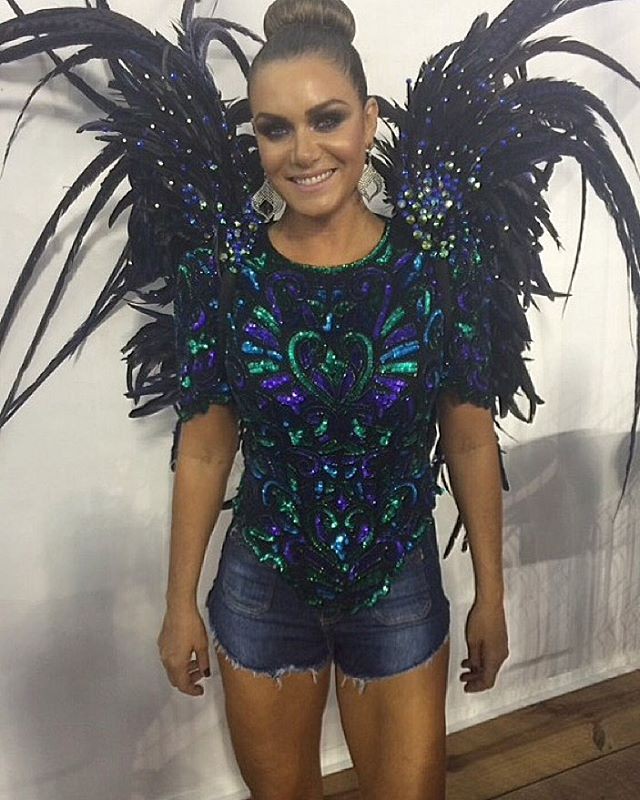 Luize Altenhofen como rainha do camarote São Paulo Samba e Carnaval (Foto: Reprodução/Instagram)