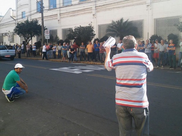 G1 Sem pagamento demitidos da Dedini anunciam arrecadação de