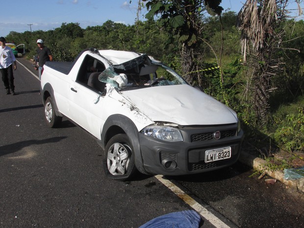 Motorista Capota Caminhonete Na Pi E Morre Ao Ser Arremessado