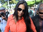 Punido por indisciplina, goleiro Bruno recebe visita da mulher no presídio