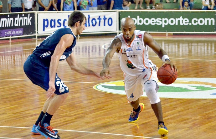 Bauru Basquete x Minas, Larry Taylor, pelo NBB (Foto: Caio Casagrande / Bauru Basket)