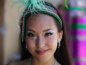 Passista da Mangueira, a japonesa Saaya pensa em vir morar no Rio (Foto: Rodrigo Gorosito/ G1)