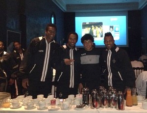 Jô, Ronaldinho, Luan e Fernandinho (Foto: Arquivo Pessoal)