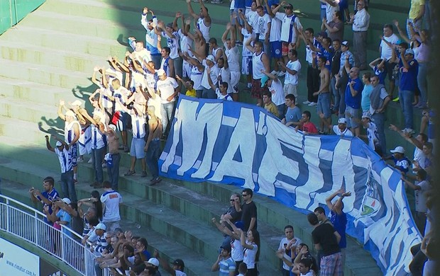 Torcedores do Cruzeiro presentes no Couto Pereira (Foto: Reprodução / Premiere FC)