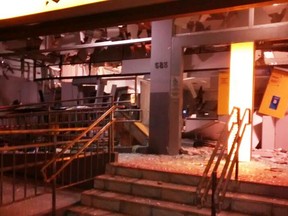 Grupo armado explode três caixas eletrônicos em Piçarras - Globo.com