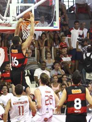 Basquete, Flamengo, olivinha (Foto: Marlon Falcão / AGência Estado) Basquete, Flamengo, olivinha (Foto: Marlon Falcão / AGência Estado)
