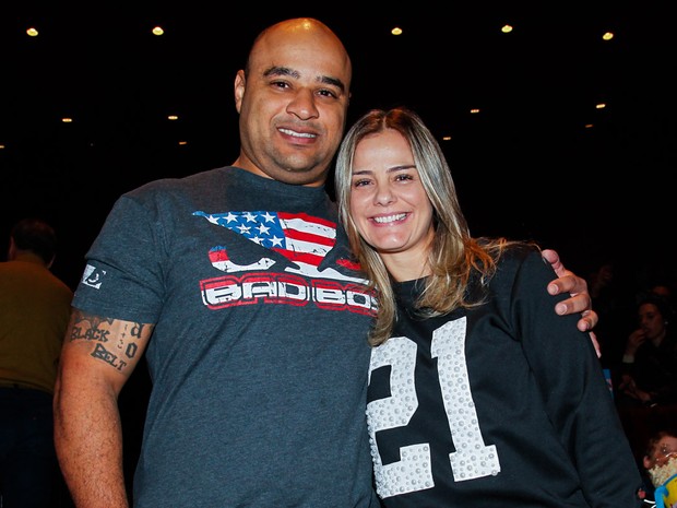 Milene Domingues e o namorado, Rubens Lopes, em teatro em São Paulo (Foto: Manuela Scarpa/ Foto Rio News)