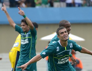 Egídio gol Goiás (Foto: André Costa / Ag. Estado)