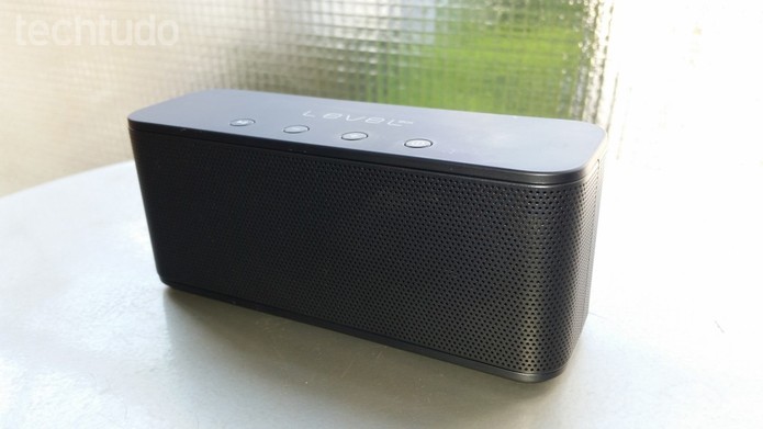 Samsung Level Box mini: compacta, combina facilmente com o ambiente (Foto: Tassia Moretz/TechTudo) Samsung Level Box mini: compacta, combina facilmente com o ambiente (Foto: Tassia Moretz/TechTudo)