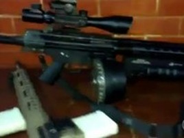 Bandidos do Rio fazem festa para chegada de armas de guerra (rjtv)