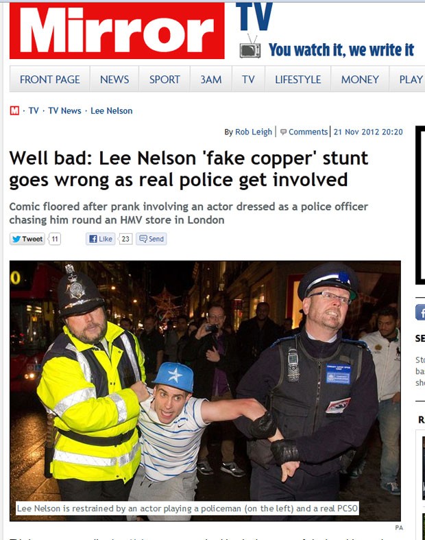 Lee Nelson acabou 'preso' por roubar seu próprio DVD em loja em Londres. (Foto: Reprodução)