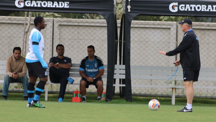 Mamute e Felipão no treino do Grêmio (Foto: Eduardo Moura/GloboEsporte.com)