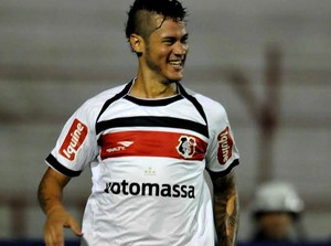 Betinho Santa Cruz x Joinville Série B (Foto: Aldo Carneiro / Pernambuco Press)