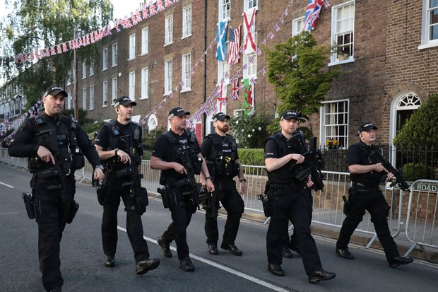 Snipers se posicionam para o casamento de Harry e Meghan Markle (Foto: Getty Images) Snipers se posicionam para o casamento de Harry e Meghan Markle (Foto: Getty Images)
