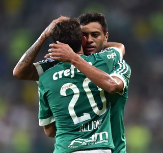 O retorno do 10: Cleiton Xavier multiplica opções no Palmeiras