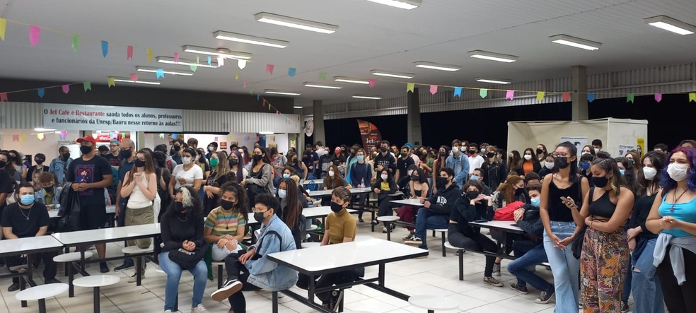 Estudantes Da Unesp Protestam Contra Professor Ap S Den Ncia De Ass Dio Sexual N O Dev Amos