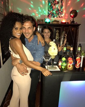 Igor Rickli e Aline Wirley fazem festa para comemorar aniversário no Rio (Foto: Instagram/ Reprodução)
