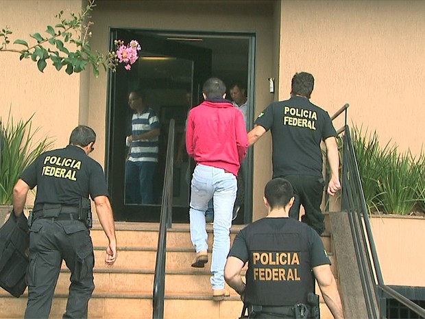 Ex-gerente do Banco do Brasil foi preso durante operação da Polícia Federal nesta terça-feira (1º) (Foto: Paulo Souza/EPTV)