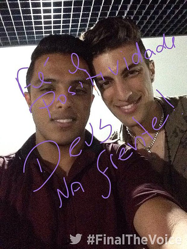 A dupla finalista do The Voice Brasil Danilo Reis e Rafael (Foto: Twitter) - danilo_e_rafael_tratada