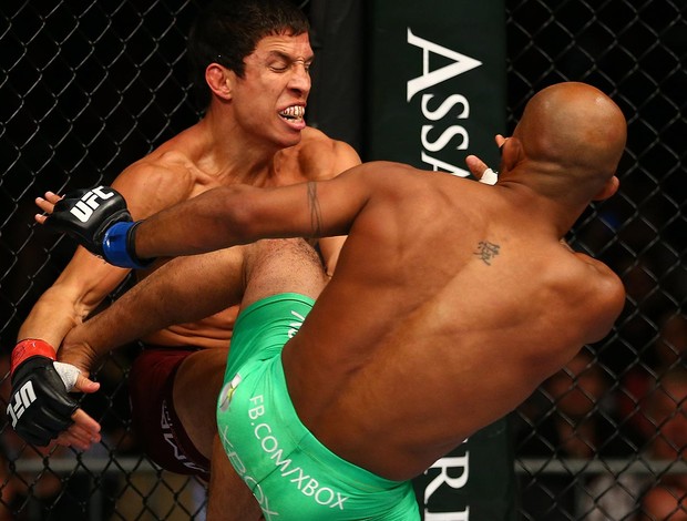 UFC  152 Demetrious Johnson e Joseph Benavidez (Foto: Agência Getty Images)