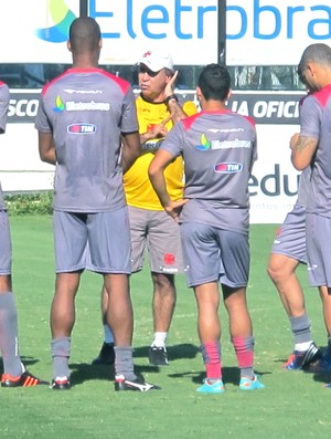 Marcelo Oliveira treino Vasco (Foto: Gustavo Rotstein / Globoesporte.com)