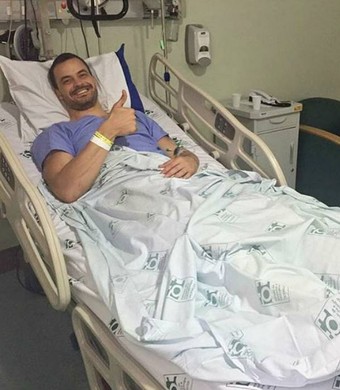 Riad, do vôlei, após cirurgia no joelho (Foto: Reprodução/Instagram)