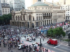 Protesto acontece no Centro de São Paulo (Foto: Marcelo Brandt/G1)