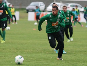Henrique terá a primeira oportunidade entre os relacionados do Coritiba (Foto: Julia Abdul-Hak / Backstage Comunicação)