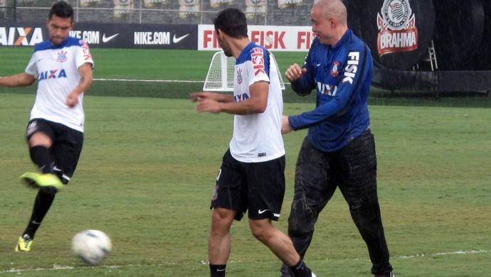 De saída para o Náutico, Júlio César ganha 