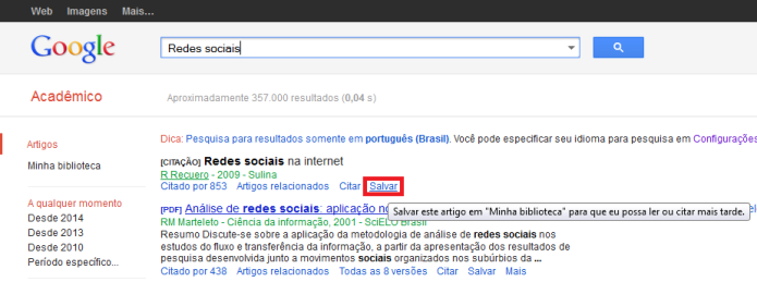 Salvando artigos na biblioteca (Foto: Reprodução/Lívia Dâmaso)