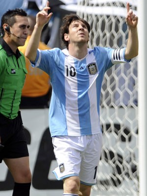 Com 3 gols de Messi, Argentina vence o Brasil por 4 a 3 (AP)