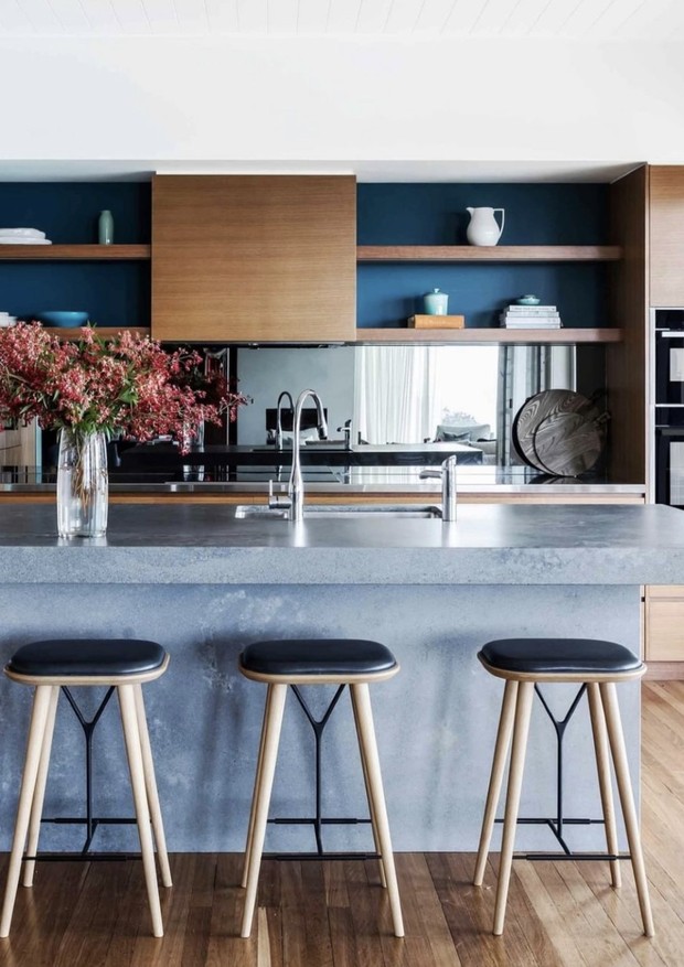 Como decorar a cozinha (Foto: Reprodução/Instagram @insideoutmag) Como decorar a cozinha (Foto: Reprodução/Instagram @insideoutmag)