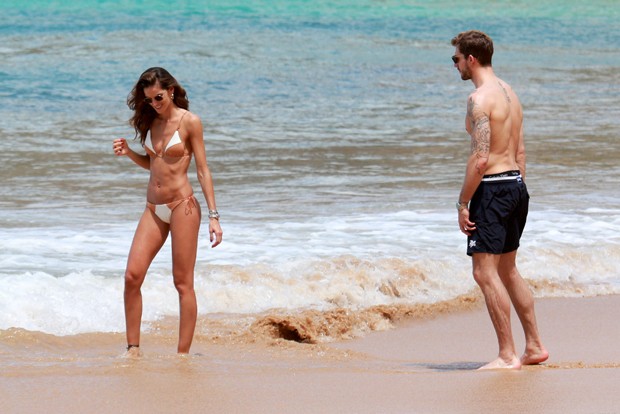 Izabel Goulart e Kevin Trapp (Foto: AgNews)