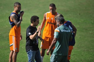 Wellington Nem visita treino do Fluminense (Foto: Moyses Ferman)