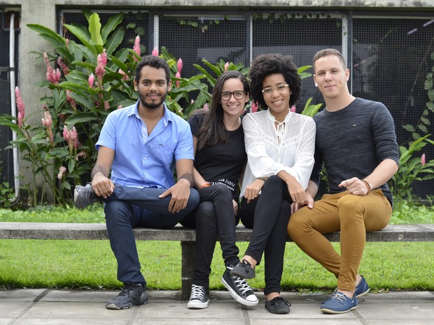 Nicolau Firmo, Lalleska Araújo, Aniara Menezes e Willian Santos são os criadores do projeto de casas flutuantes (Foto: Alice Araújo/Divulgação)