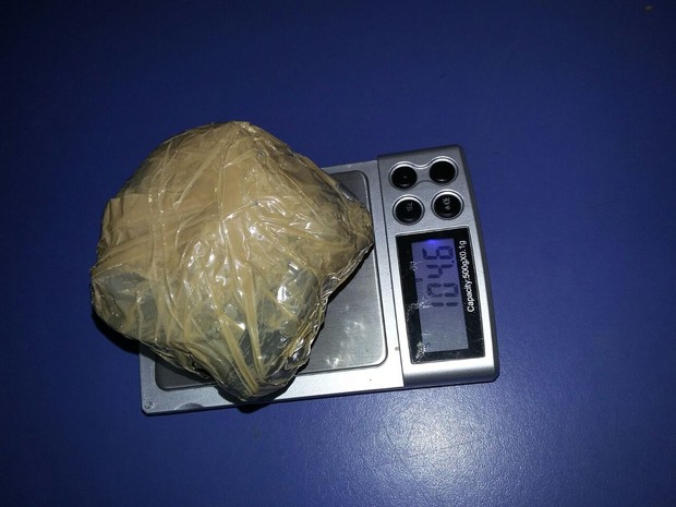 Segundo a PM, jovem escondeu droga na vagina (Foto: Arquivo pessoal) Segundo a PM, jovem escondeu droga na vagina (Foto: Arquivo pessoal)