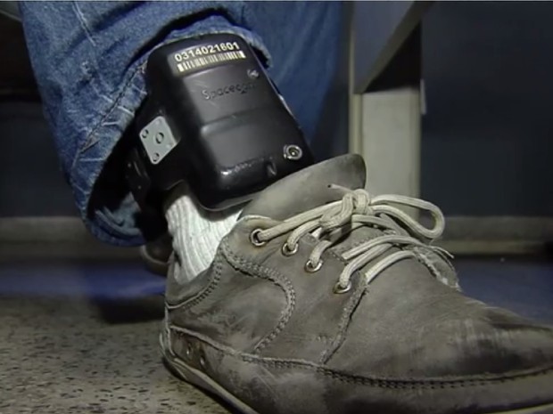Falta de tornozeleiras eletrônicas preocupa MP-GO e juízes goiás (Foto: Reprodução/TV Anhanguera)