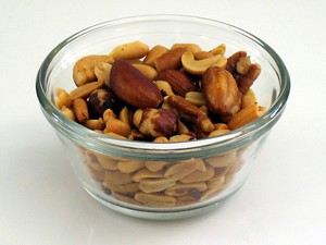 'Efeito da castanha do Brasil' sugere que em um recipiente com diferentes tipos de castanhas, as maiores vão se mover para a superfície em uma sacudida (Foto: Melchoir/Wikicommons)