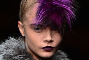 Modelo em desfile da grife FENDI (Foto: AFP / Agência) Modelo em desfile da grife FENDI (Foto: AFP / Agência)