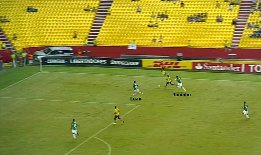 Palmeiras tem 45 minutos bons, mas cansa e sofre de verdade no Equador