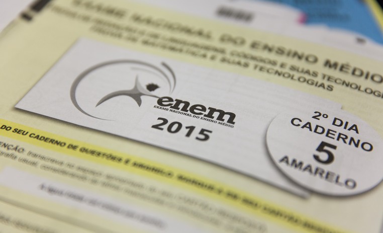 Resultado de imagem para Inep divulga lista de 961 escolas que ficaram de fora das notas do Enem 2015
