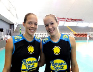Michelle e Monique vôlei Praia Clube (Foto: Leo Velasco / Globoesporte.com)