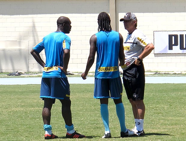 Oswaldo de Oliveira no treino do Botafigo com Seedorf e Andrezinho (Foto: Thales Soares / Globoesporte.com)