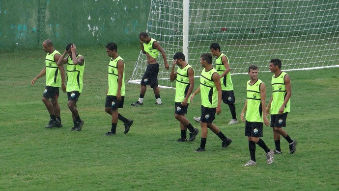 Coruripe treino (Foto: Viviane Leão/GloboEsporte.com)