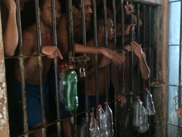 Superlotação da penitenciária aglomera presos no pavilhão (Foto: Divulgação/OAB RN)