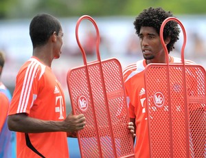 Dante e Luiz Gustavo treino Bayern de Munique (Foto: Getty Images)