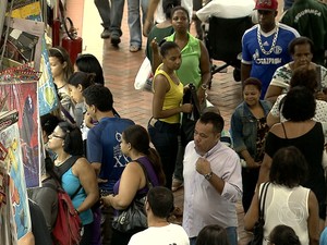 Compras de Natal  (Foto: Reprodução GloboNews)