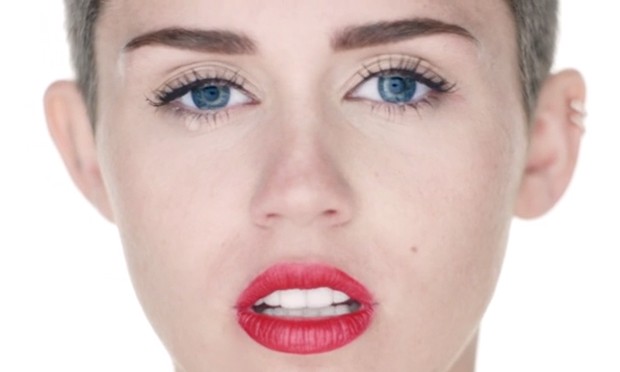 Miley Cyrus no clipe de 'Wrecking ball' (Foto: Divulgação) Miley Cyrus no clipe de 'Wrecking ball' (Foto: Divulgação)