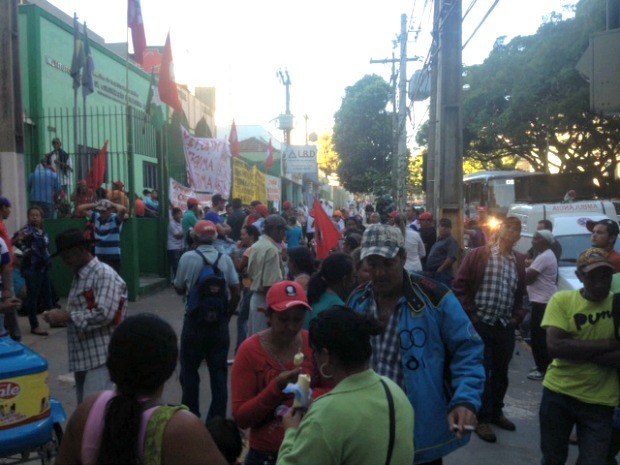 Manifestantes ocupam sede do Incra em Campo Grande (Foto: Yarima Mecchi/G1 MS)